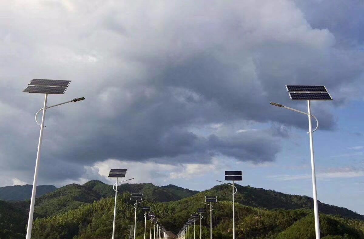 陰雨天太陽能路燈可以正常工作嗎？